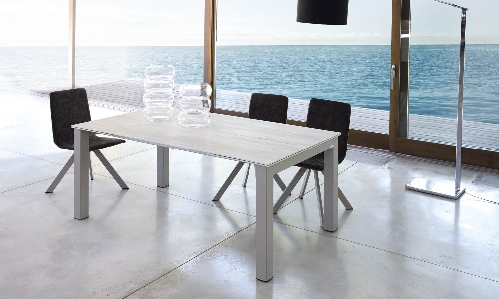 Valencia Chamon Dining Table