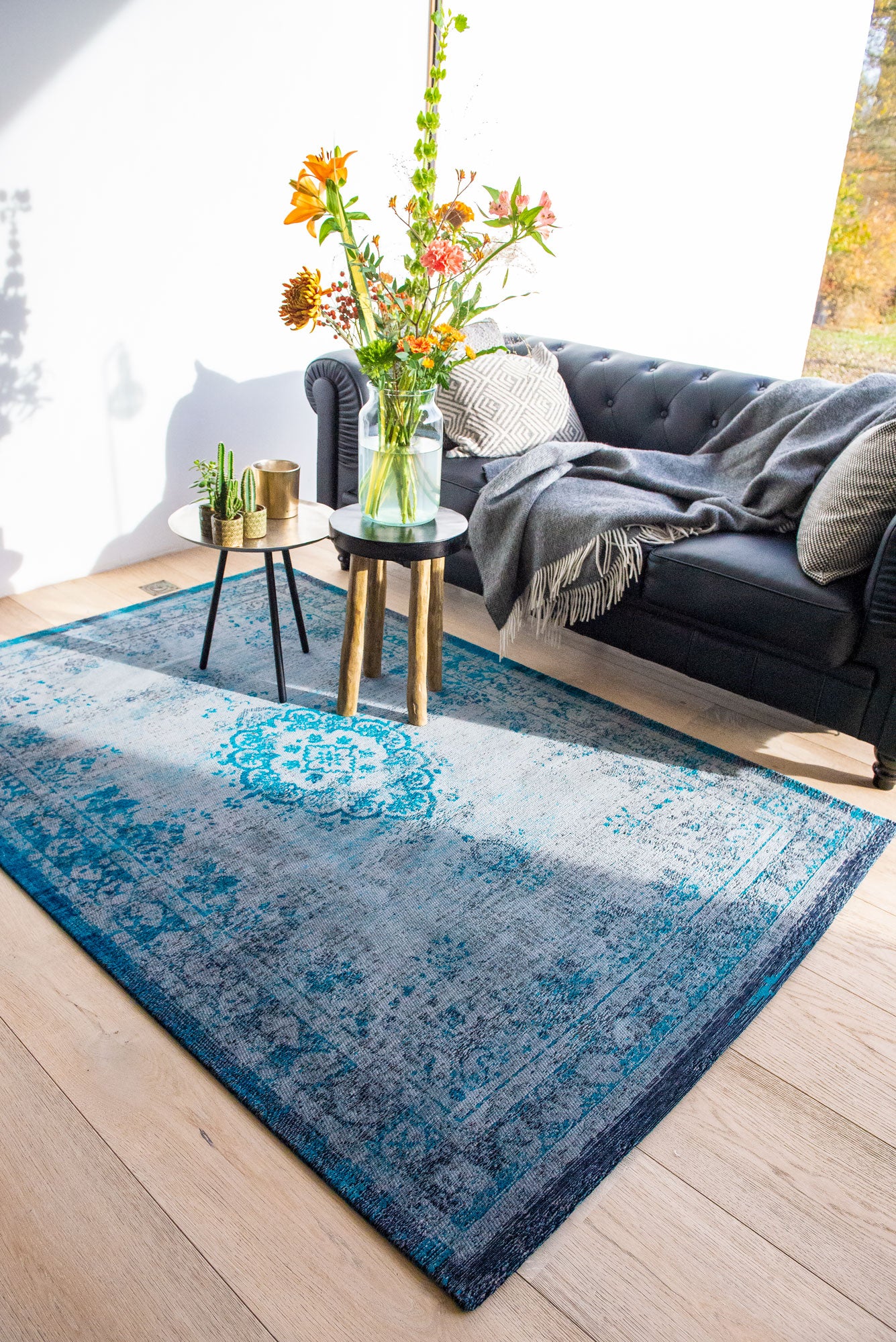 Louis De Poortere Rug - Fading World Collection - Medallion