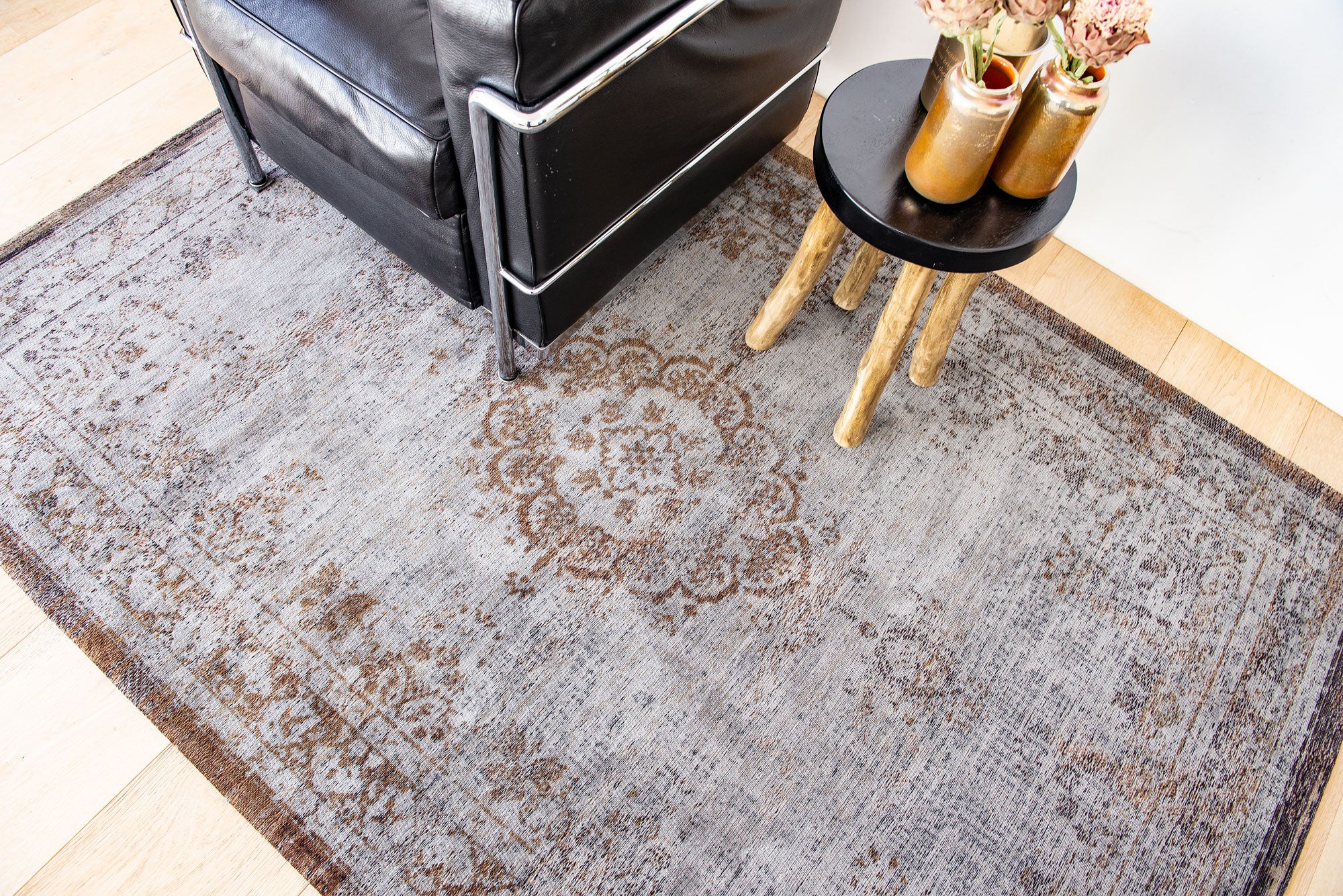 Louis De Poortere Rug - Fading World Collection - Medallion