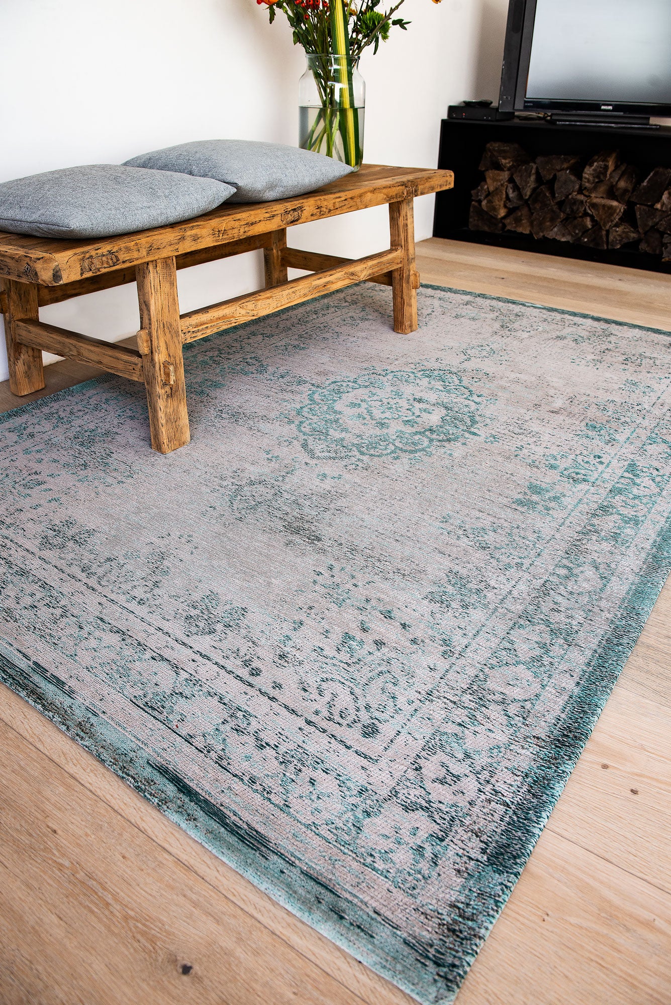 Louis De Poortere Rug - Fading World Collection - Medallion