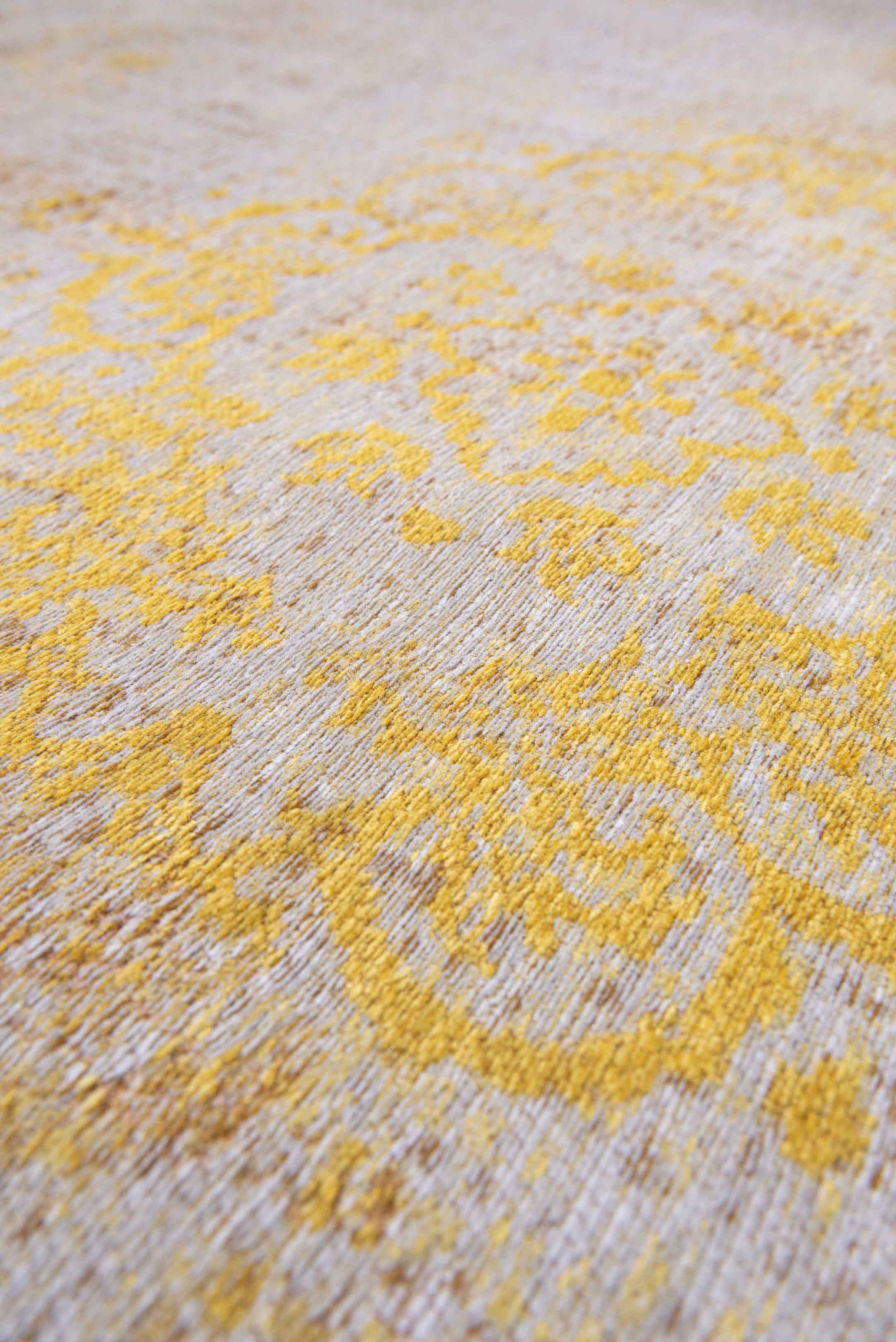 Louis De Poortere Rug - Fading World Collection - Medallion