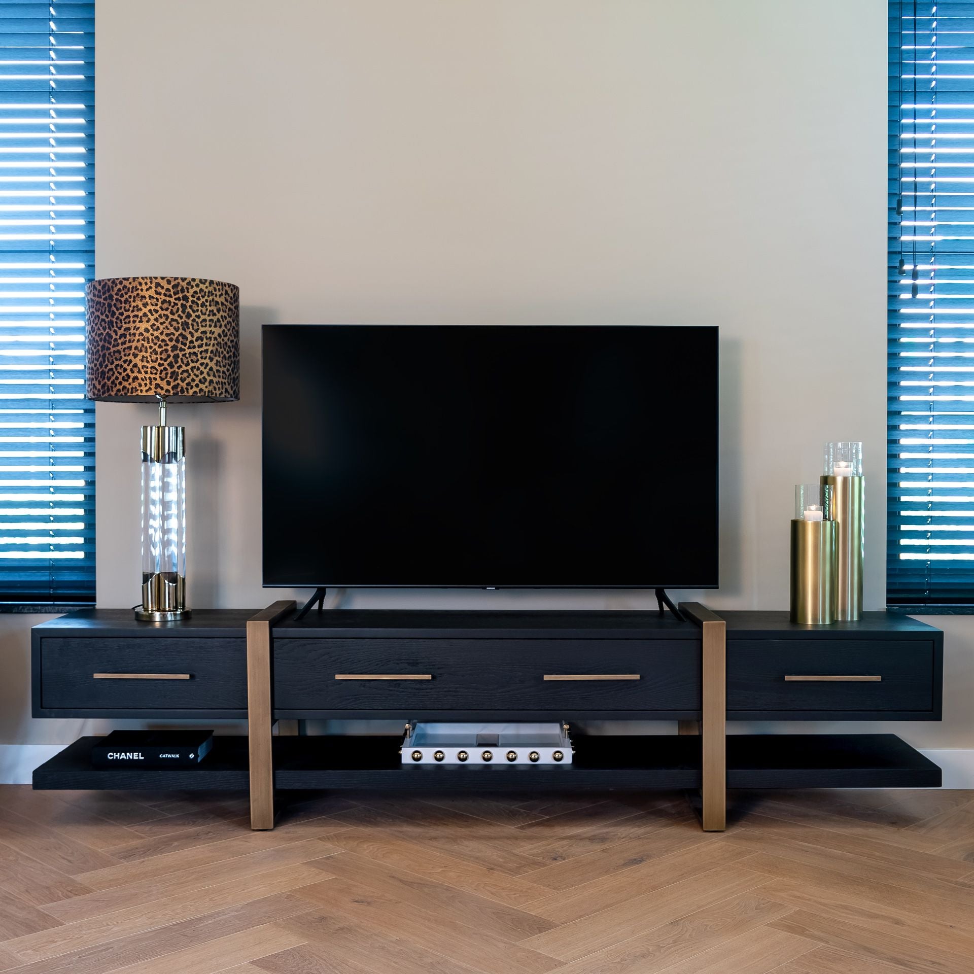 The Amberley Wide TV Unit