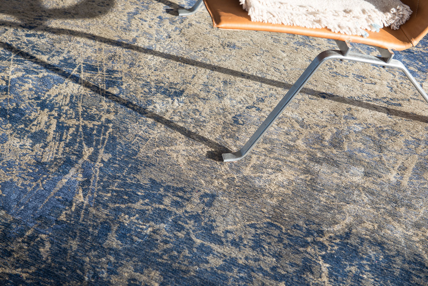 Louis De Poortere Rug - Mad Men Collection - Cracks