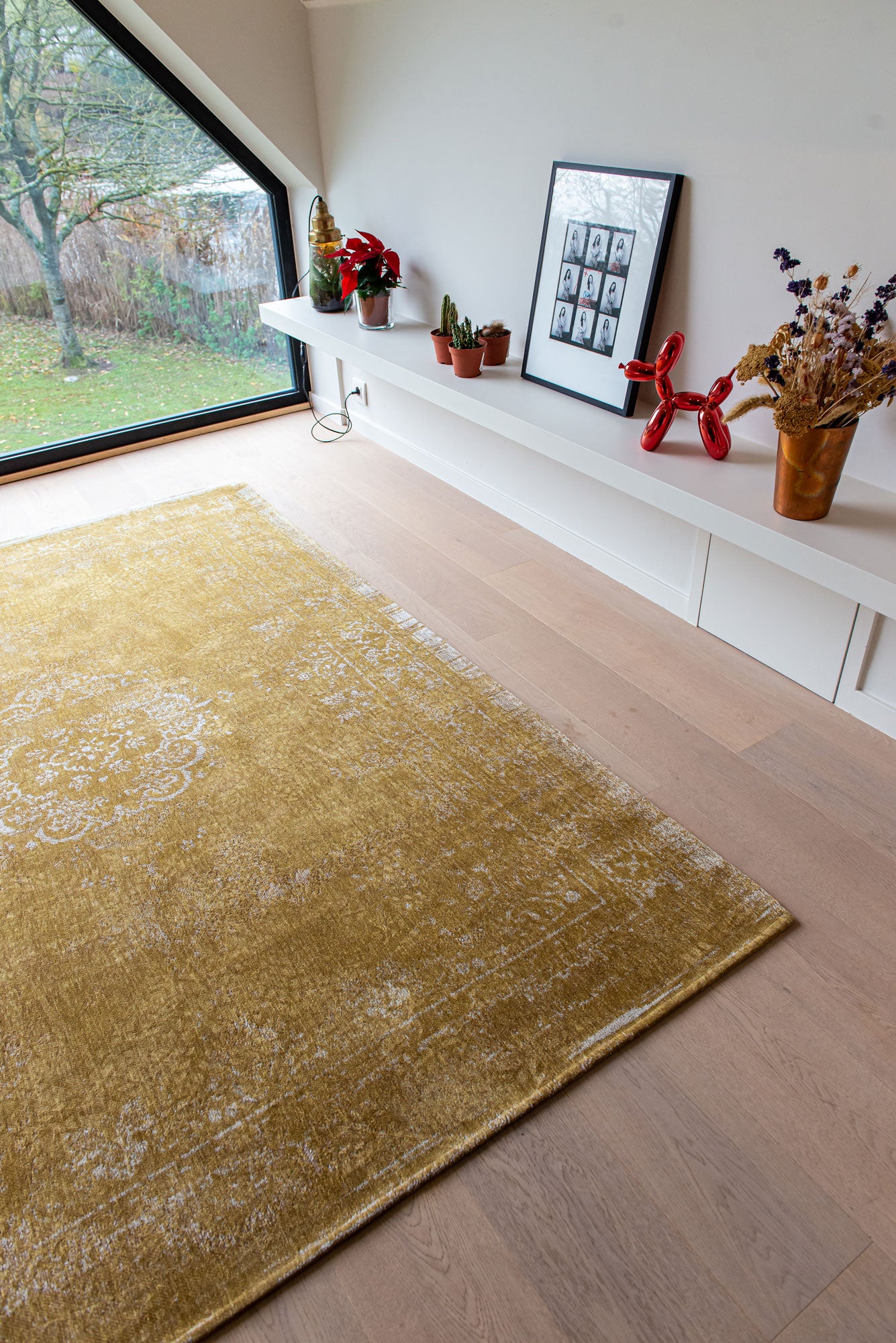 Louis De Poortere Rug - Fading World Collection - Medallion