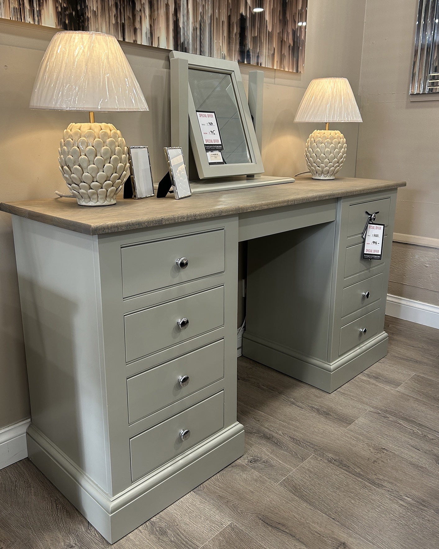 Special Offer - Hardwick Dressing Table