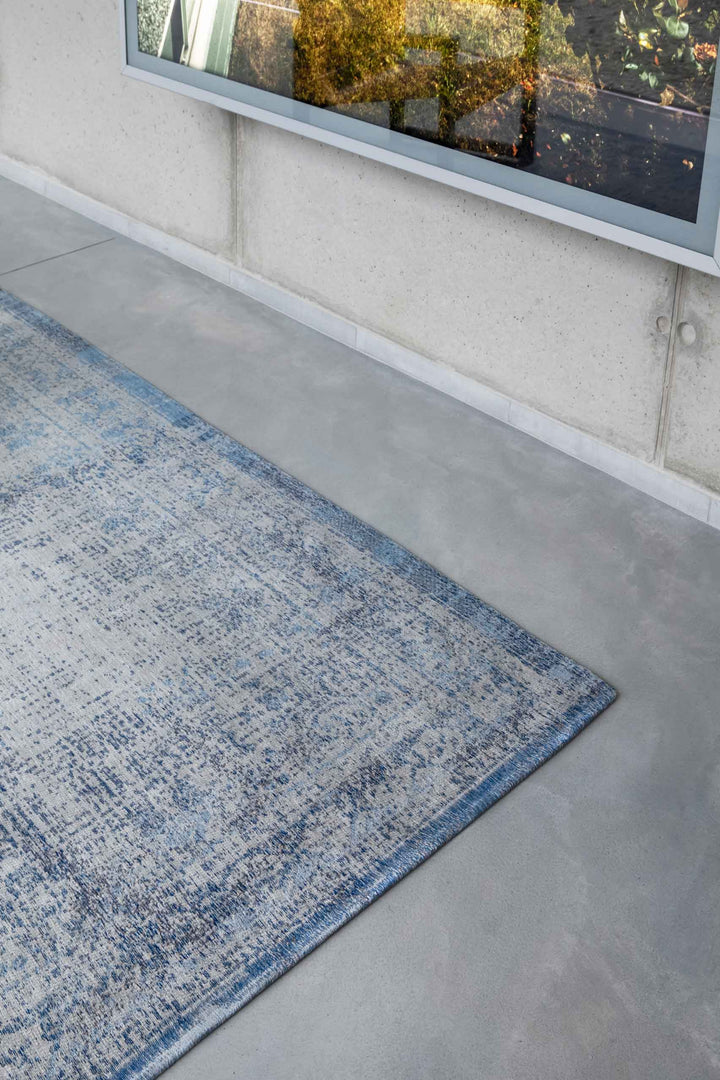 Louis De Poortere Rug - Fading World Collection - Medallion
