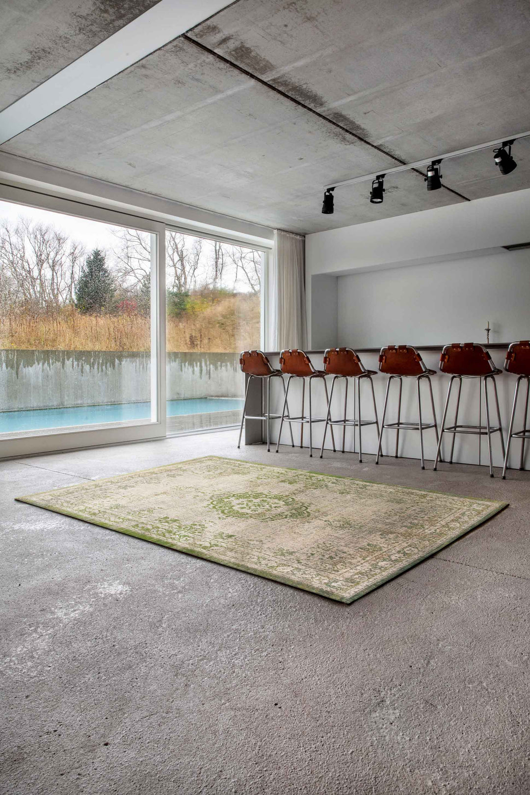 Louis De Poortere Rug - Fading World Collection - Medallion