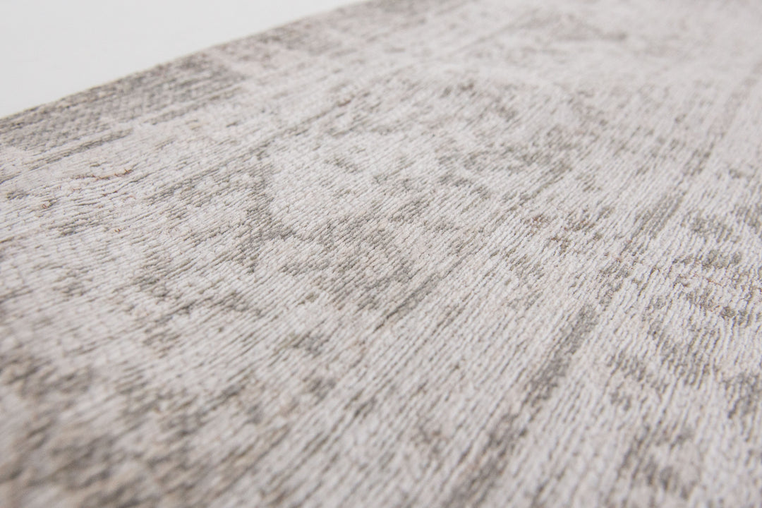 Louis De Poortere Rug - Fading World Collection - Medallion